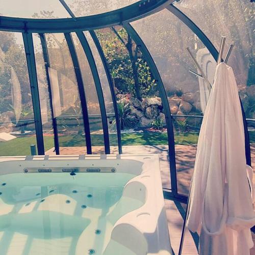 La Bonne Etoile Marseille ! Hébergement romantique ! Jacuzzi et Piscine chauffée, Marseille (photo 6)