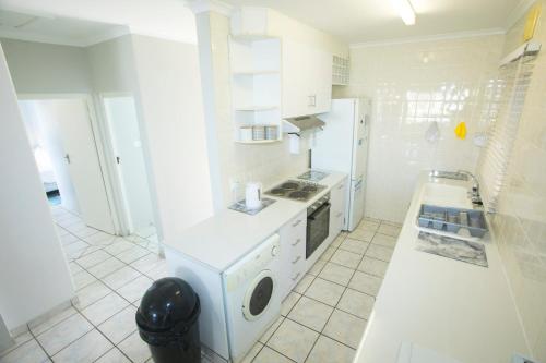 Gleneagles, loadshed free, sea view, Salt Rock swimming beach 50m away, Sheffield Beach (Foto 6)