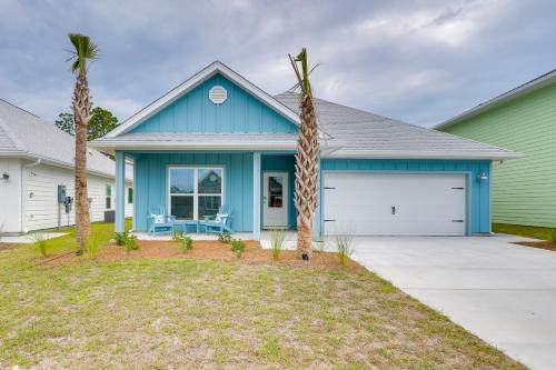 Port St Joe Home with Pool Access, Walk to Beach!