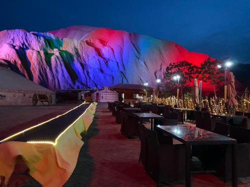 Nhà hàng, KaoShan Tent Zhangye in Trương Dịch