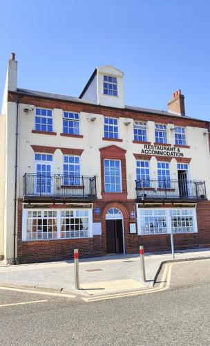LONDONDERRYS Bar and Accommodation - Hotel - Seaham