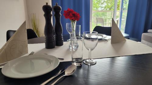 Standard Apartment image 9