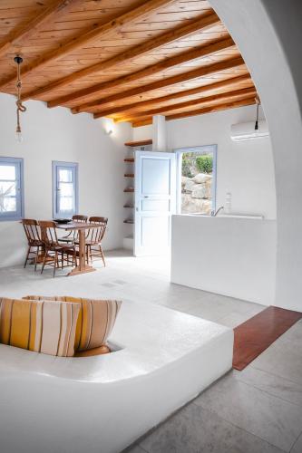 Executive Suite with Sea View (2 Adults) image 10
