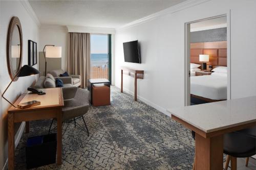 Sheraton Oceanfront Hotel - image 13