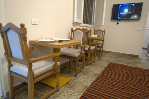 Létesítmények, Central Cairo Hotel near Szent Barbara-templom