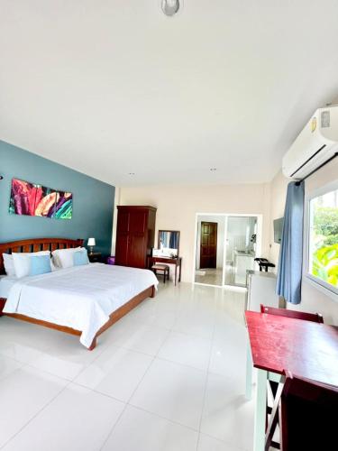 Lay Back Villa C4 Kitchen & High Speed Internet