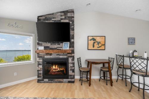 Beachside 329 Waterfront Condo in Traverse City, USA