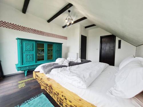 Emoția Munților (Emotia Muntilor) in Horea