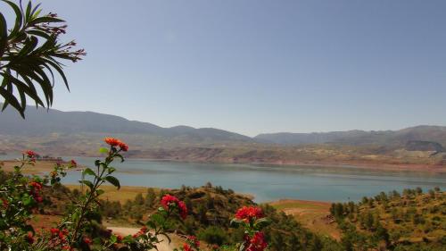 Jolie petite maison vue sur lac in 빈 엘 우이단