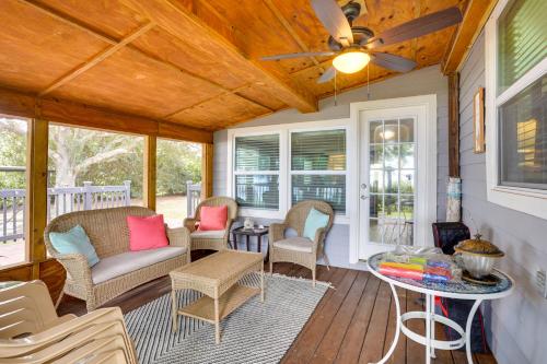 Frostproof Lakefront Home with Screened-In Porches! in Frostproof