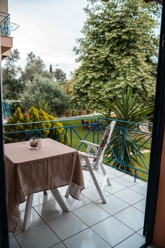 Garden, Viki Studios in Pefki (Artemisio)