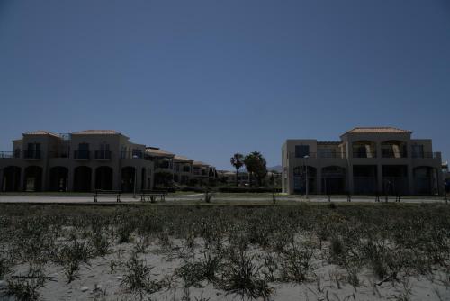 Villa Elias on the beach with pool