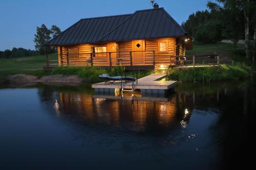 Surrounding environment, Kutioru saunamajad in Voru