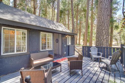Crestline Vacation Rental, Close to Hiking Trails! in Crestline, USA