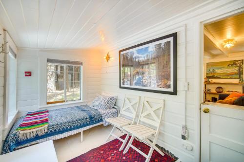 Crestline Vacation Rental, Close to Hiking Trails! in Crestline, USA