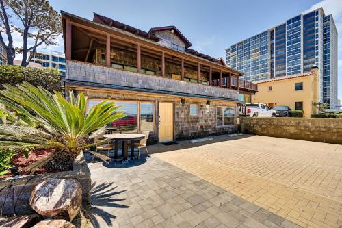 Ocean-View La Jolla Studio Walk to Beaches! in San Diego, USA