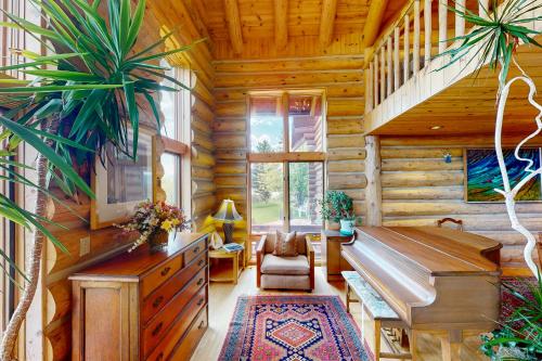 Lake Springs Luxury in Glenwood Springs, USA