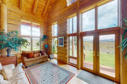 Lake Springs Luxury in Glenwood Springs, USA