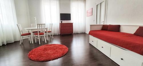 Helle Zweiraumwohnung in Wohngebiet in Wien, Österreich