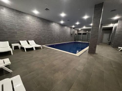 Zwembad, Sun City Hotel & Spa Naftalan in Naftalan