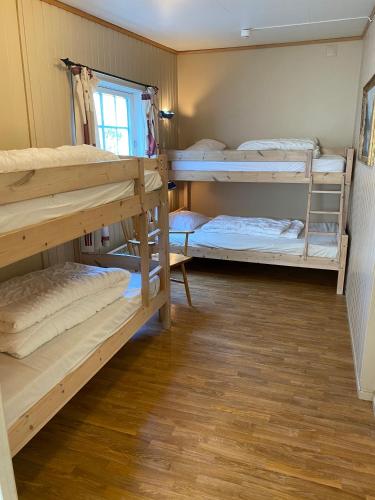 5 bunk beds