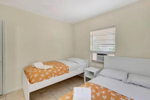 Delray, easy walk to downtown, free parking (315W)