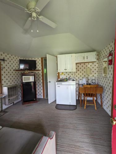 One-Bedroom Cottage