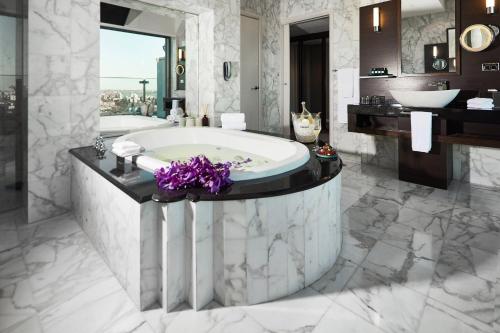 Bathroom, Sheraton Grand Sydney Hyde Park near Cabrito Coffee Traders