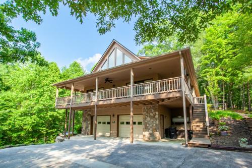 Exterior view, Hiker's Chalet in the Smokies near Cades Cove