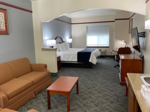 Budget Host Inn and Suites Cameron