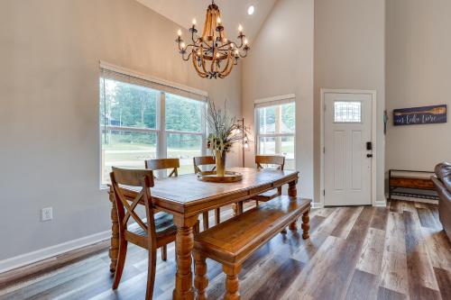 Counce Vacation Rental with Private Deck Near Golf! in Counce, USA