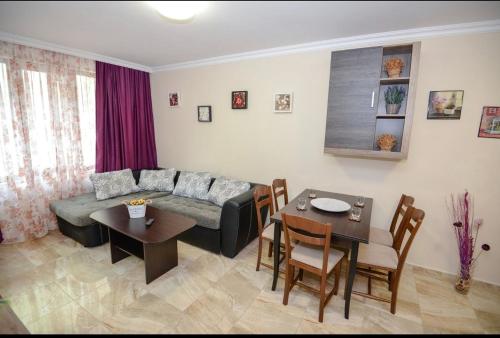 Апартаменти Лазур в сърцето на Поморие, Pomorie (Foto 5)