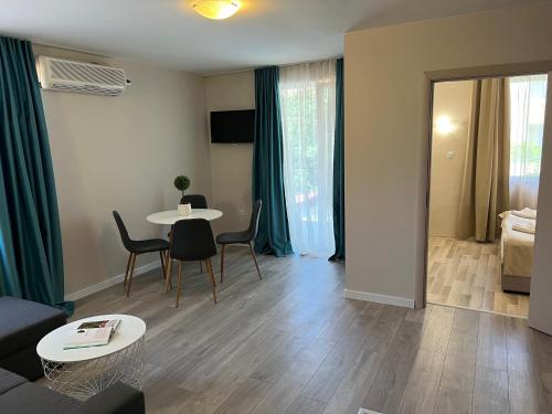 Lotos Apartments – Kiten