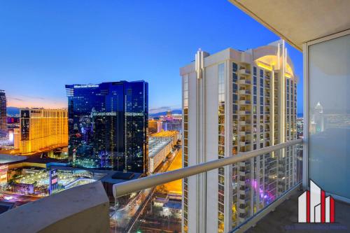 MGM Signature-33-705 F1 Track & Strip View Balcony, Las Vegas