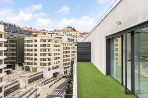 balkon/terras, WHome Urban Retreat w/Parking, Elevator & AC by Benfica Stadium near Estadio do Sport Lisboa e Benfica