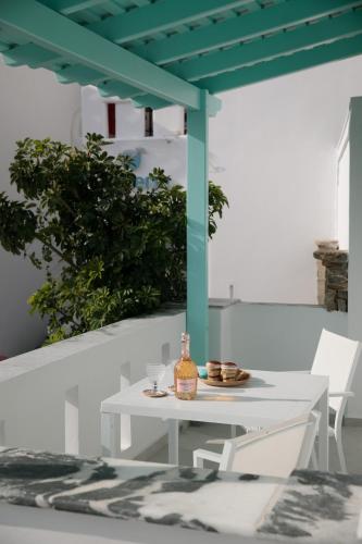 Flora Apartments & Studios 5