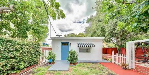 Cozy Private House near Miami Airport - Free parking - 01 Miami