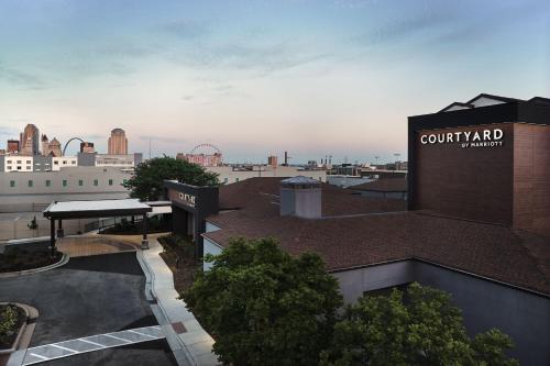 Courtyard by Marriott St Louis Downtown West