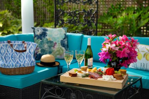 White Doe Inn Bed & Breakfast - 식음료(F&B)