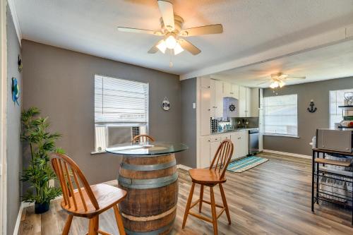 Deck & Fenced-In Yard: Texas Escape! in Oyster Creek (TX)