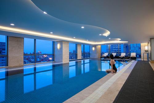 Piscina, Courtyard by Marriott Suzhou in Suzhou