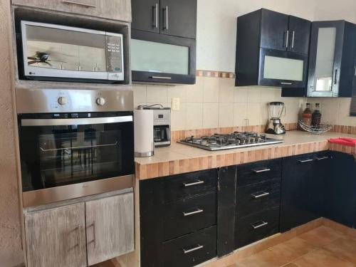 CASA LEYNA totalmente independiente, de un piso in Temixco, Mexico