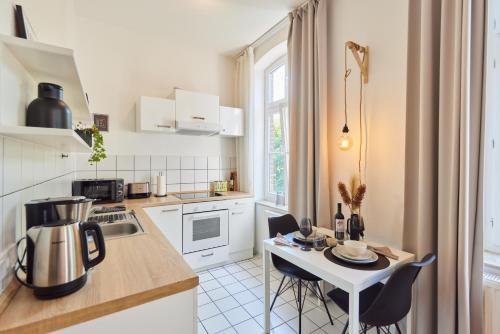 STUDIO3 zentral und ruhig mit Parkplatz, 5 min z Bali-T und GOP, Boxspringbett in Bad Oeynhausen