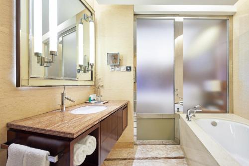 The Westin Nanjing Xuanwu Lake The Westin Nanjing Xuanwu Lake