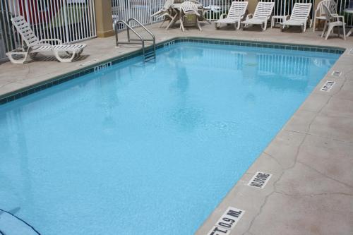 Piscina, Baymont by Wyndham Crestview in Crestview (FL)
