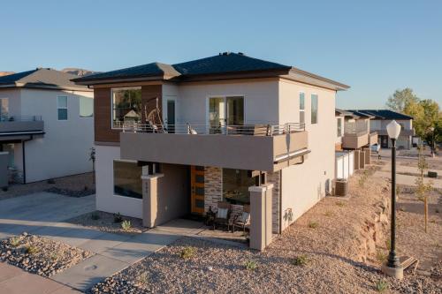 Painted Desert-4Bed, 3Bath, Hot Tub, Deck