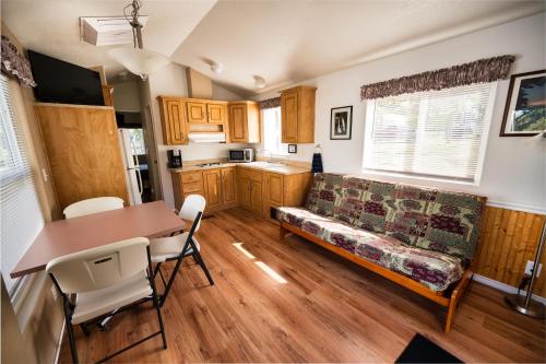 Mountain Gate RV Park and Cottages