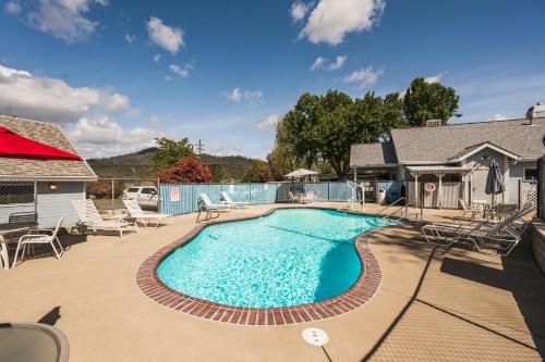 Mountain Gate RV Park and Cottages