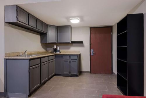 SureStay Plus Hotel by Best Western San Antonio North - image 12