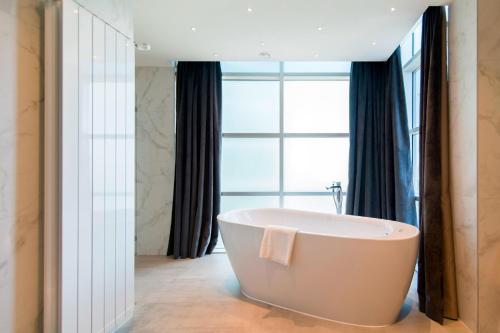 Bad, Sheraton Novi Sad in Novi Sad